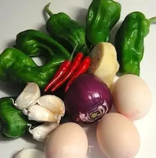 Make stir-fried omelette with black pepper step 0