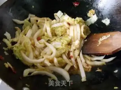 Make stir-fried vermicelli with cabbage step 3