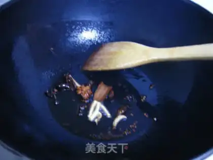 Make Noodles with diced pork and diced pork step 1