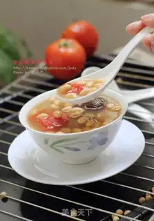 Make Tomato, soybean and pig skin soup step 11