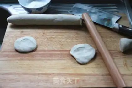 Make Pork, corn and mung bean cake step 9