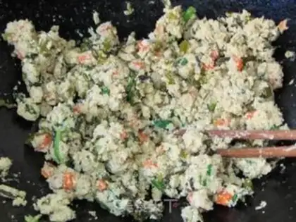 Make stir-fried bean dregs with leeks and pickles step 10