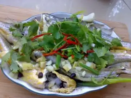 Make Steamed yellow croaker with shrimp sauce step 8