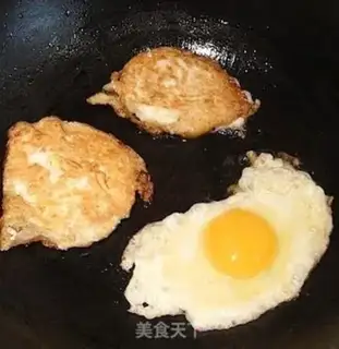 Make stir-fried omelette with black pepper step 4