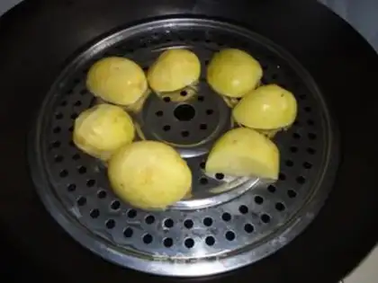 Make Chinese toon mashed potatoes step 2
