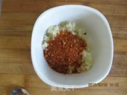 Make Steamed noodles with alfalfa step 1