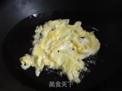Make Chinese toon egg fried rice step 2