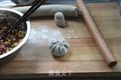 Make Pork, corn and mung bean cake step 13