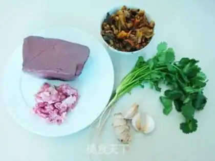 Make Pickled cabbage and pig blood soup step 0