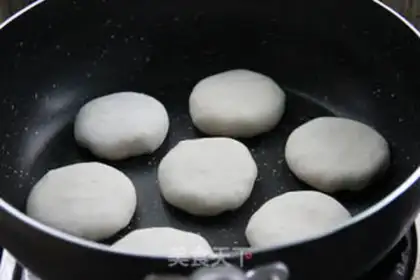 Make Pork, corn and mung bean cake step 15
