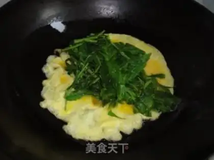 Make Scrambled eggs with Chinese toon step 3