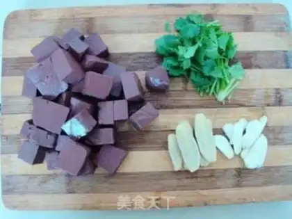 Make Pickled cabbage and pig blood soup step 2