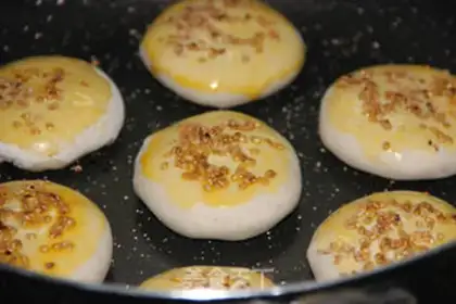 Make Pork, corn and mung bean cake step 17