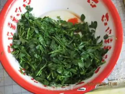 Make Steamed noodles with alfalfa step 3