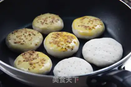 Make Pork, corn and mung bean cake step 19