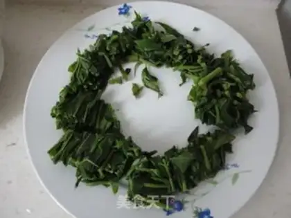 Make Chinese toon preserved egg mixed with tofu step 0