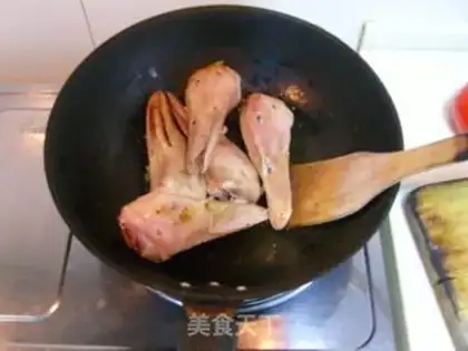 Make Xiaohun Spicy Duck Head step 2
