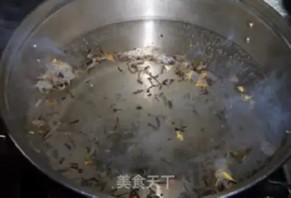 Make Lemon honey iced black tea step 1