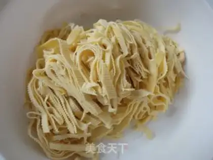 Make Cold Chinese toon tofu skin step 1