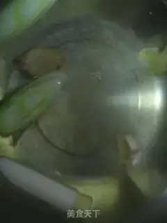 Make Pineapple ribs boat step 7