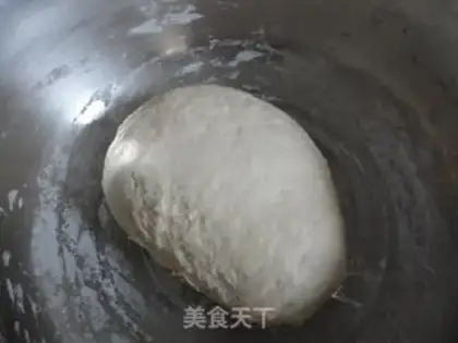 Make Chinese toon scallop steamed dumplings step 1