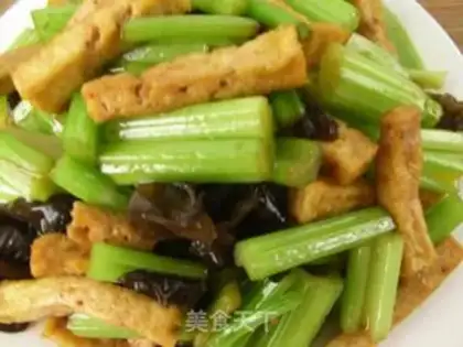 Make stir-fried tofu with celery step 8