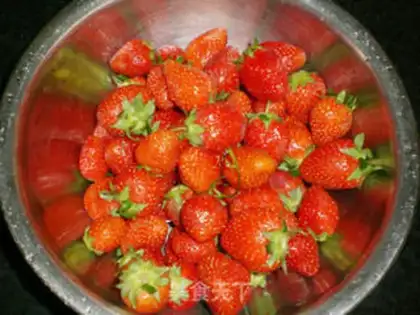 Make strawberry ice cream step 0