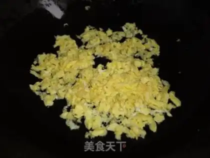Make Chinese toon scallop steamed dumplings step 3