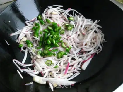 Make stir-fried shredded radish step 7