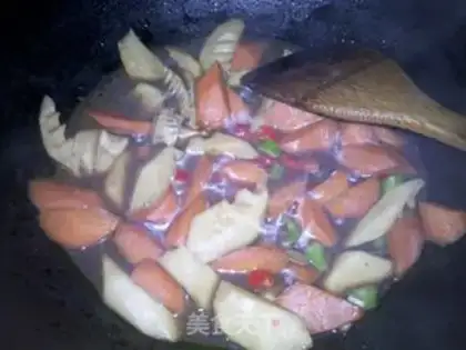 Make Maotai-flavored spring bamboo shoots step 5