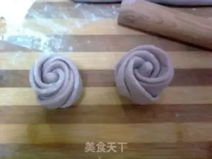 Make Mulberry rose steamed buns step 13