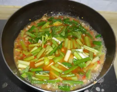 Make Crucian carp with pickled pepper step 8