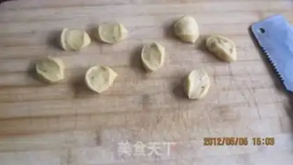 Make Crispy dough twist step 2