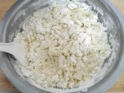 Make Crispy and chopped green onion cake step 4