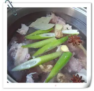 Make Tomato beef noodles step 3