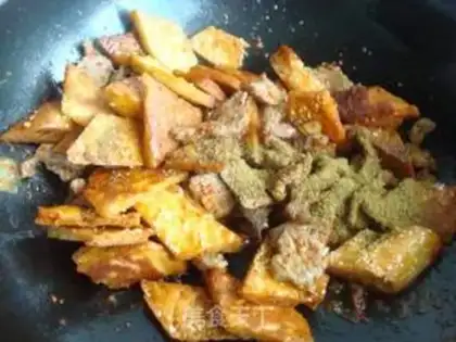Make stir-fried barbecue with naan step 9