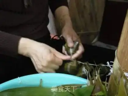 Make Wufangzhai Curry Seafood Brown step 0