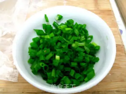 Make Crispy and chopped green onion cake step 14