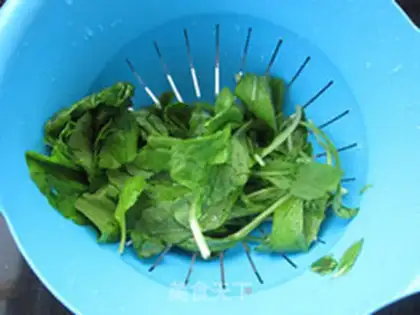 Make Chinese cabbage and shredded pork noodles step 0