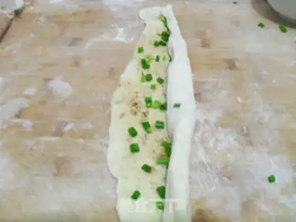 Make Crispy and chopped green onion cake step 16
