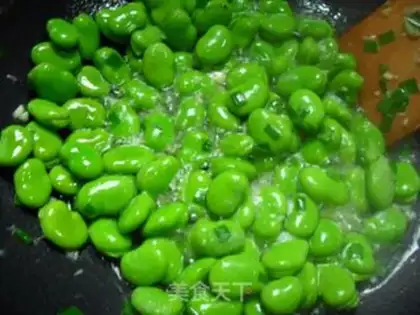 Make Garlic green broad beans step 3