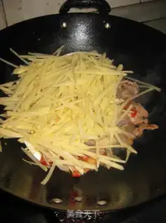 Make stir-fried pork with shredded potatoes step 8