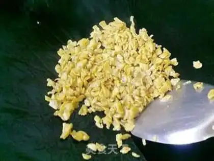 Make Scrambled eggs with preserved vegetables step 3