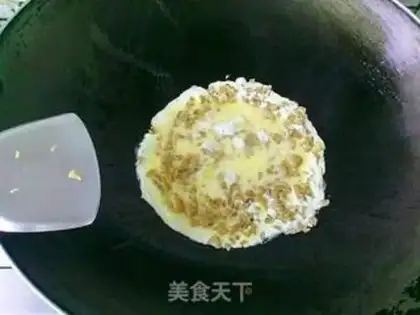 Make Scrambled eggs with preserved vegetables step 4