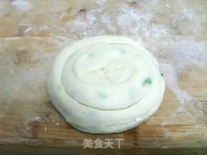 Make Crispy and chopped green onion cake step 19