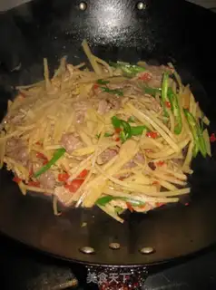 Make stir-fried pork with shredded potatoes step 12