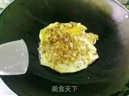 Make Scrambled eggs with preserved vegetables step 5