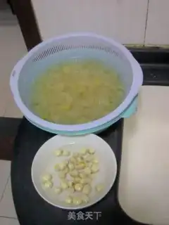 Make Tremella, red dates and wolfberry soup step 1