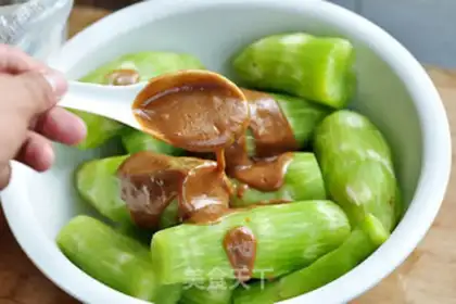 Make pickled lettuce step 3