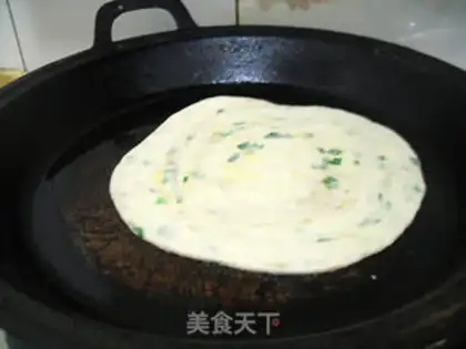 Make Crispy and chopped green onion cake step 22